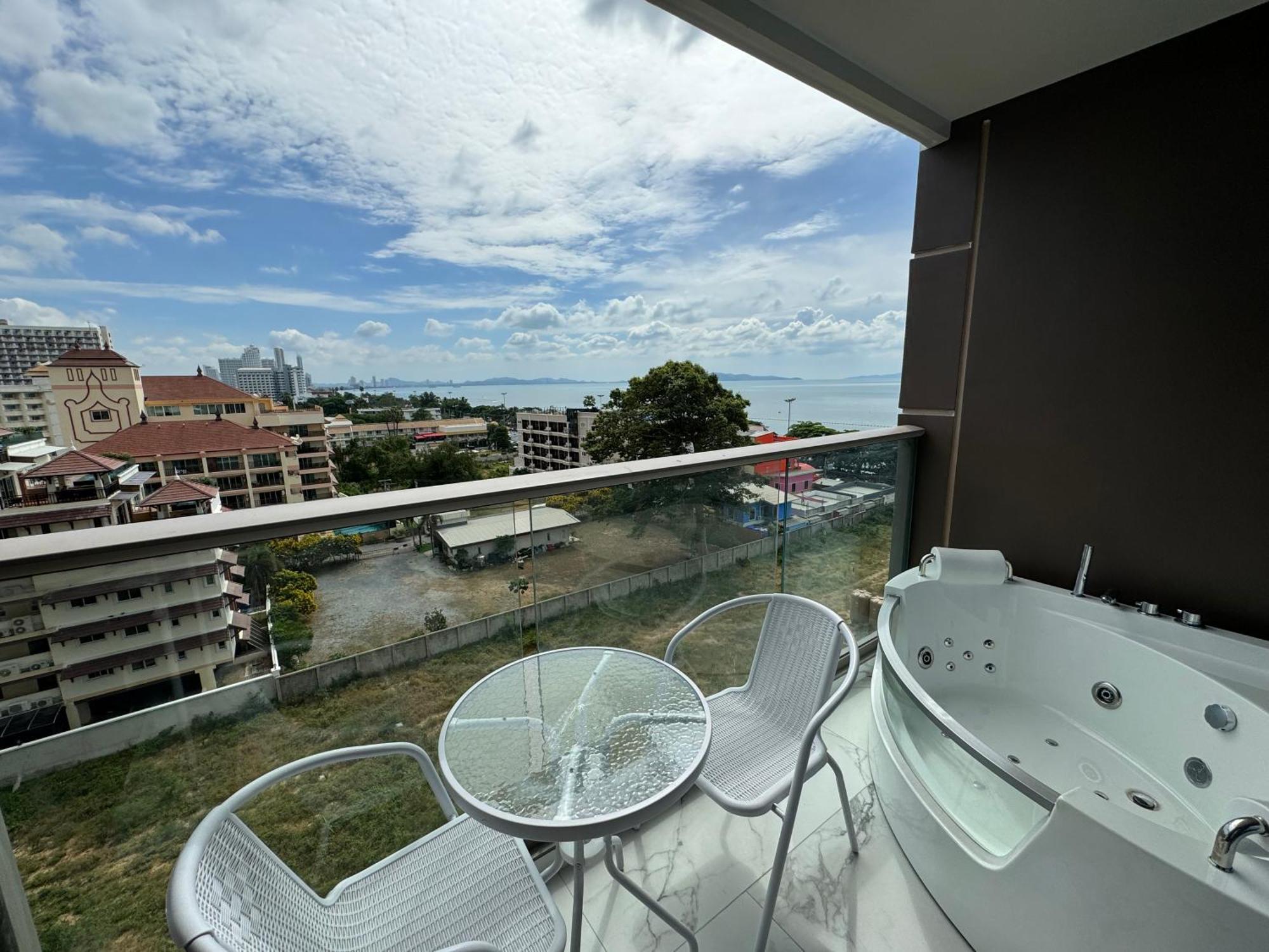 Copacabana Jomtien Beach Condo 中天海滩寇芭酒店公寓 외부 사진