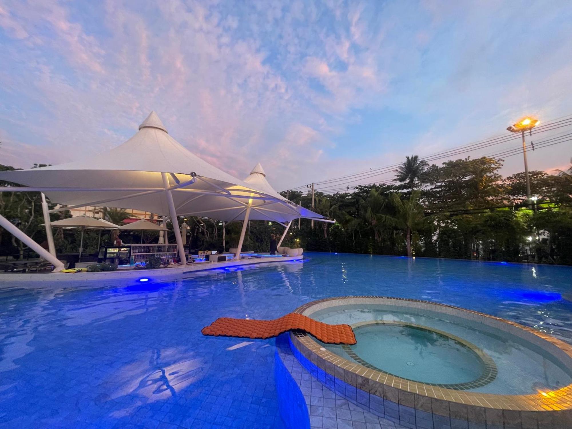 Copacabana Jomtien Beach Condo 中天海滩寇芭酒店公寓 외부 사진